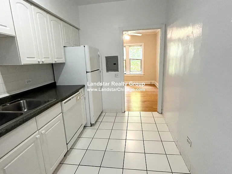 910 Reba Pl #2N — Photo 13