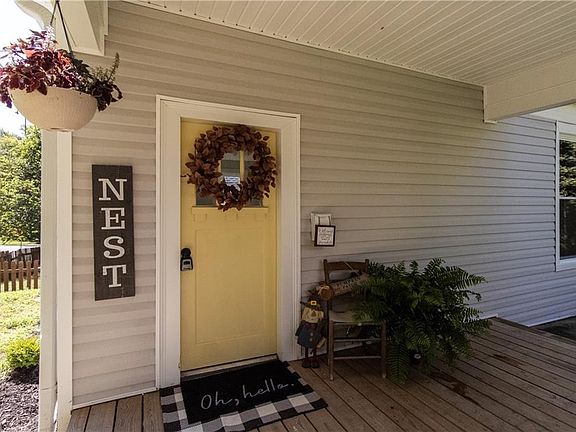 4th image of 2703 Doniphan Ave