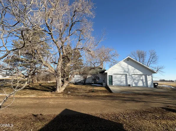 310 Horseshoe Dr, Fullerton, ND 58441