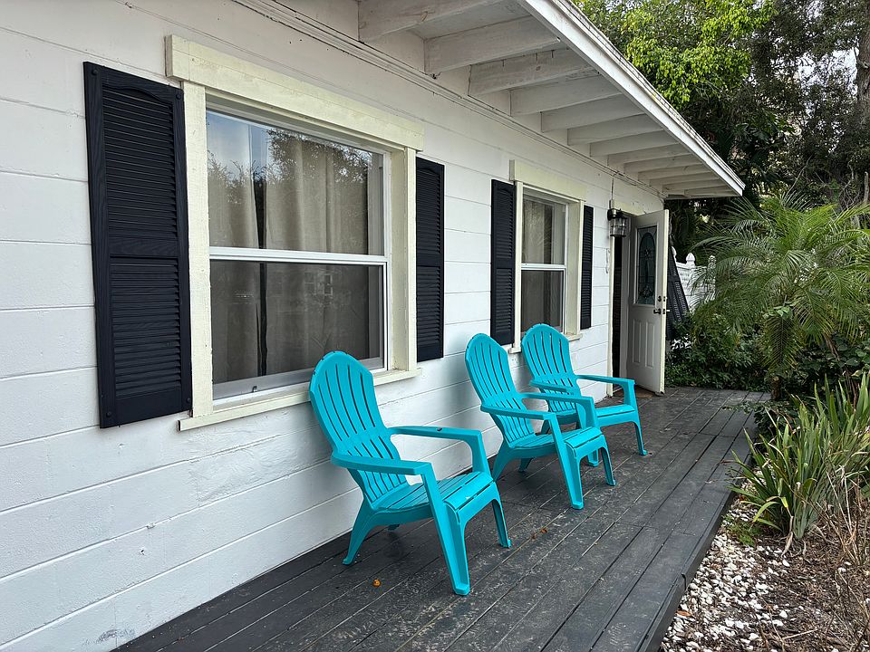 1st image of 829 Madrid Ave