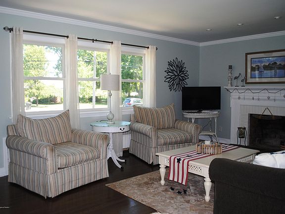 5th image of 26 Queen Ann Dr