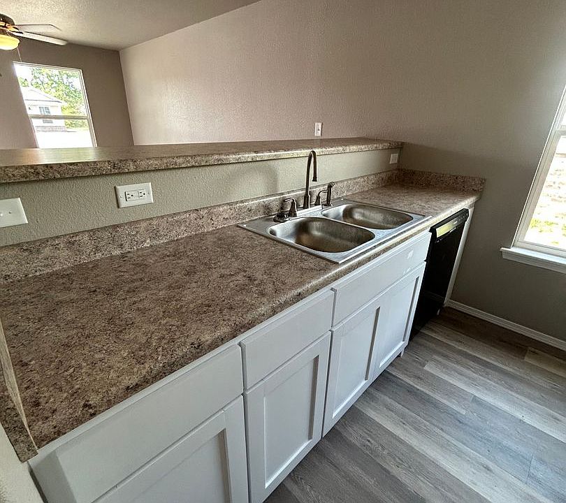 Mulberry Duplexes 629 Alma Ave Mulberry, AR Zillow