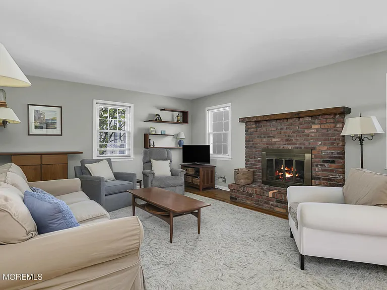 203 Washington Blvd — Photo 6