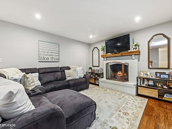 5th image of 157 W McKinley Ave