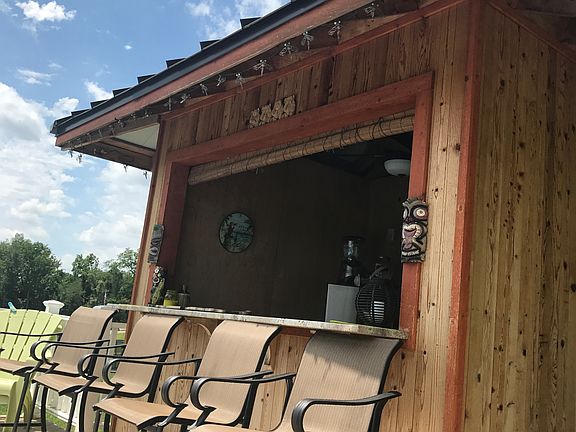 4th image of 560 Eric Dr
