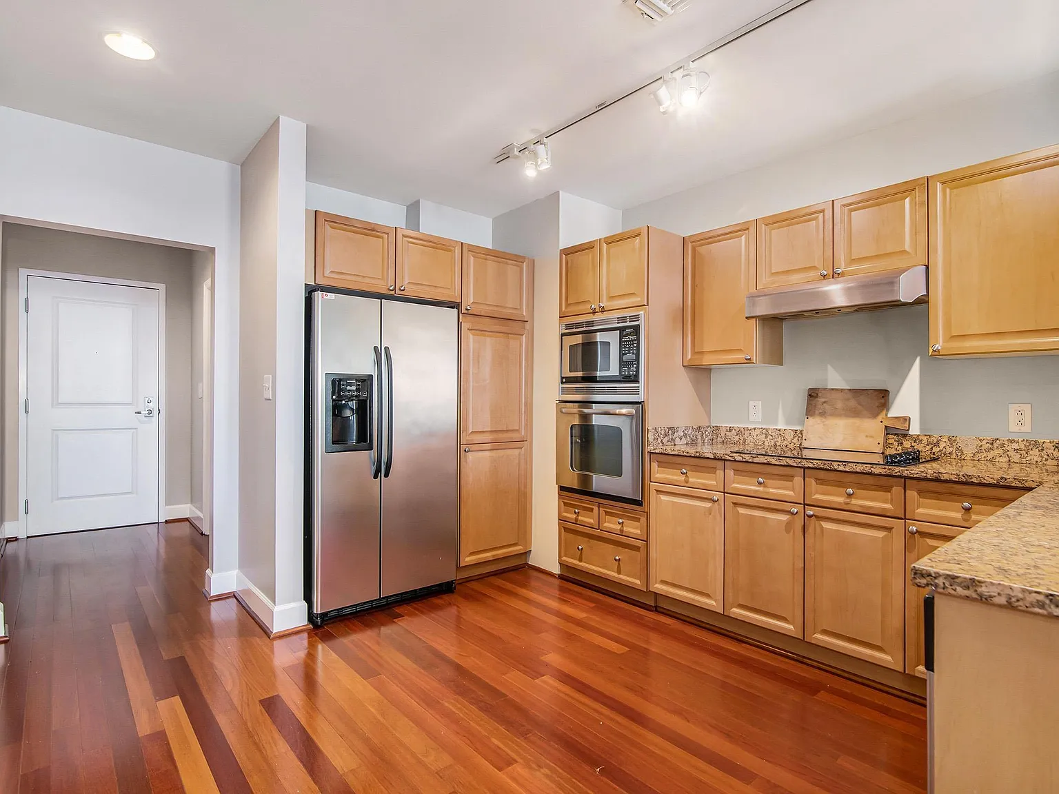 2 bed, 2.0 bath, 1238 sqft, $2,300 — Photo 3