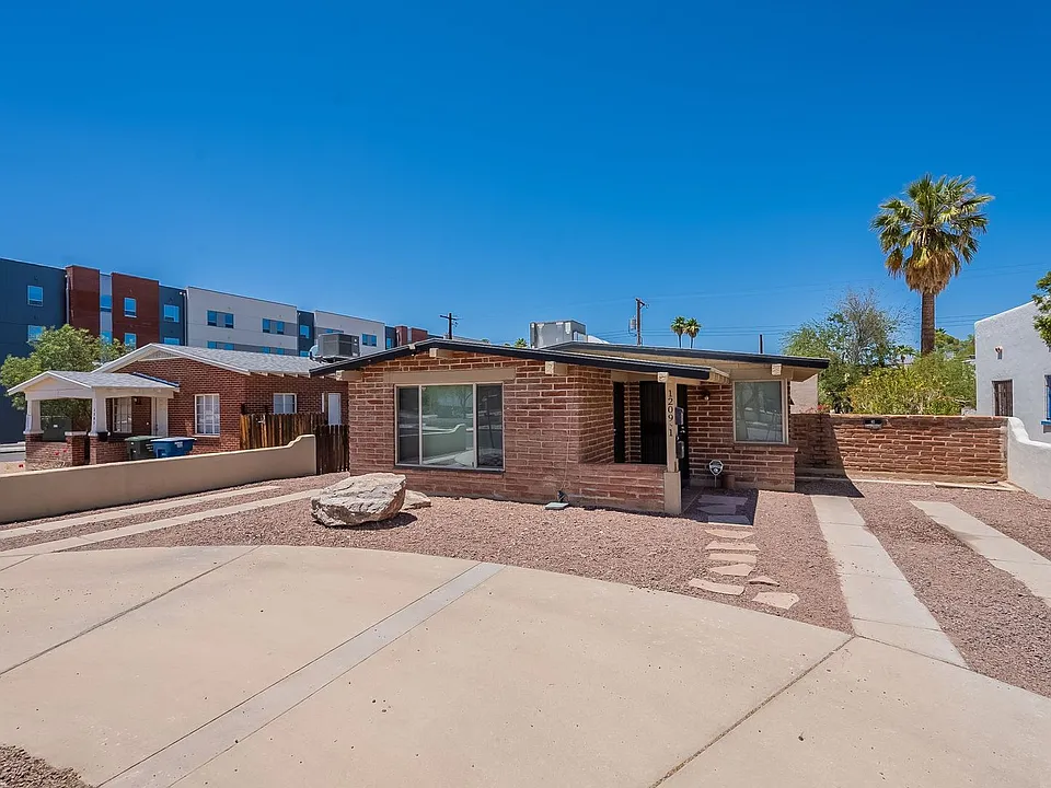 1209 E. Mabel St.