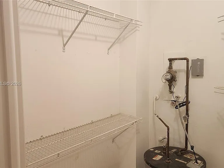 8290 Lake Dr #405 — Photo 8