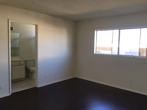 4th image of 3127 Bagley Ave APT 201