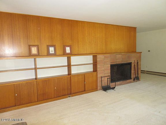 2nd image of 3591 Glenn Dr SE