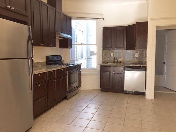 Very Large Kitchen with modern appliances including Dishwash