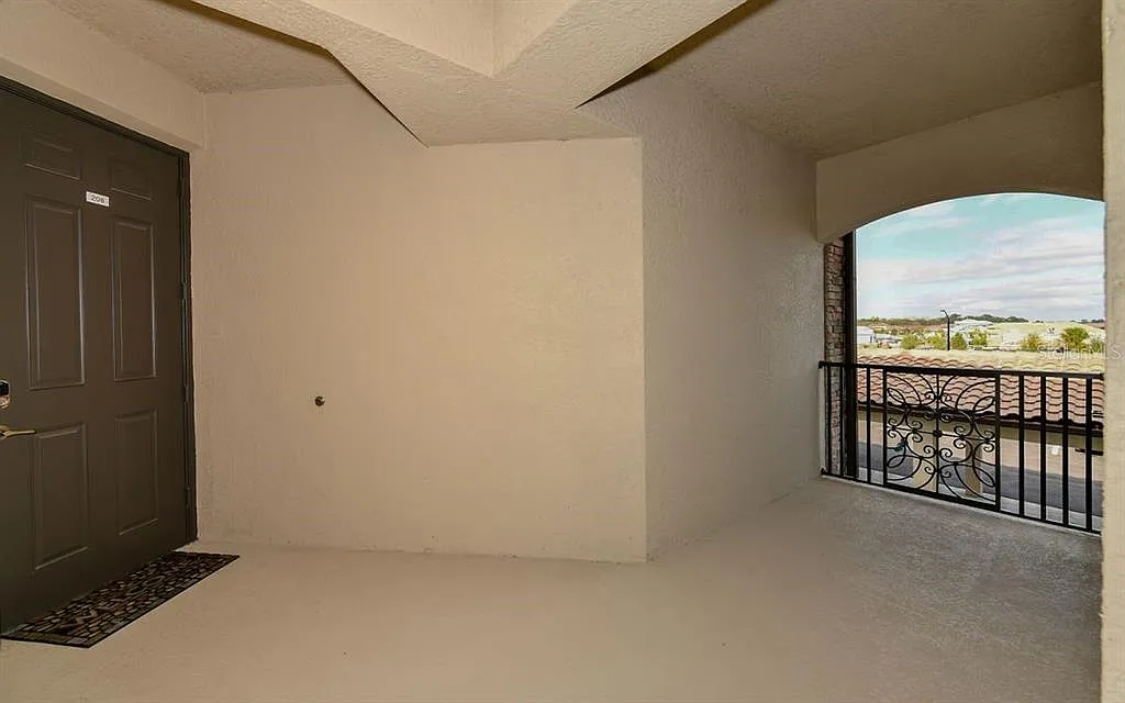 3 bed, 2.0 bath, 1286 sqft, $2,950 — Photo 4