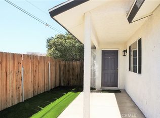 15354 Kiamichi Rd, Apple Valley, CA 92307