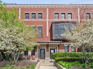 1033 N Riverwalk St, Chicago, IL 60610
