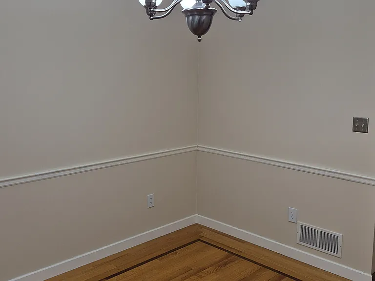 516 Lincoln Ave — Photo 2