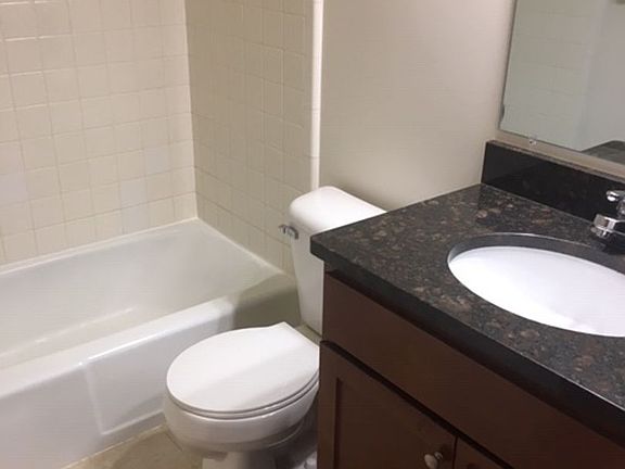 3rd image of 2188 Meadowlawn Dr APT 9