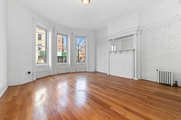 Rented by MNS | media 14