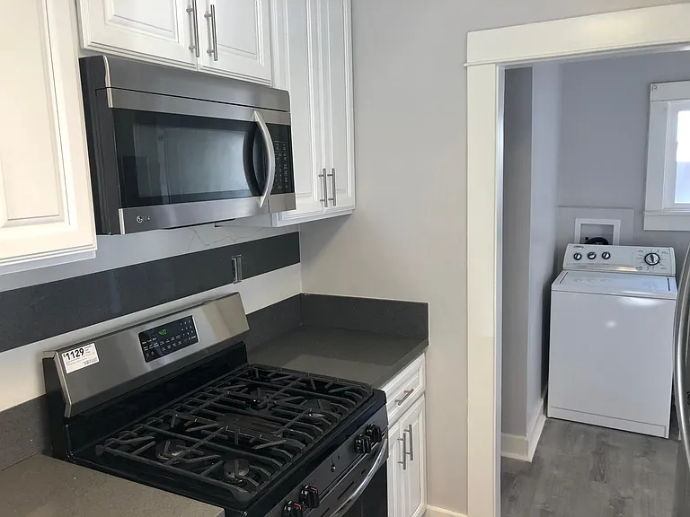 1220 Termino Ave — Photo 10