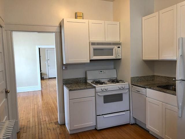1st image of 2400 Fremont Ave S