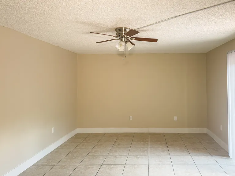 5222 Cedarbend Dr #4 — Photo 3