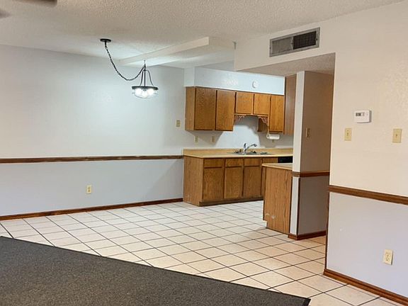 5th image of 1587 Bengal Dr APT B