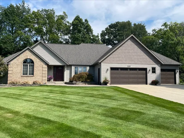 319 Blue Isle Dr, Holland, MI 49424
