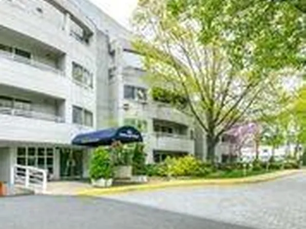 100 cuttermill Road #1K, Great Neck, NY 11021