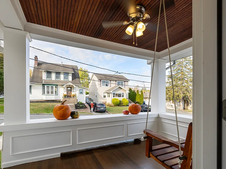5 Hillside Ave — Photo 3