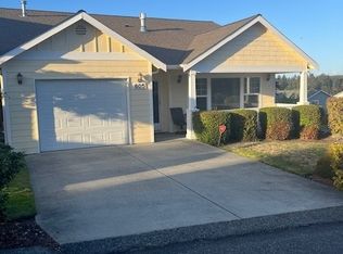 605 NW 12th Loop, Oak Harbor, WA 98277