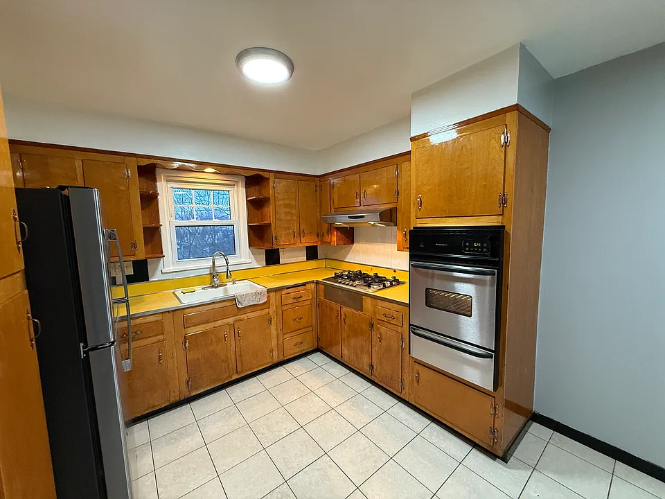 37 Stevens Ave #2