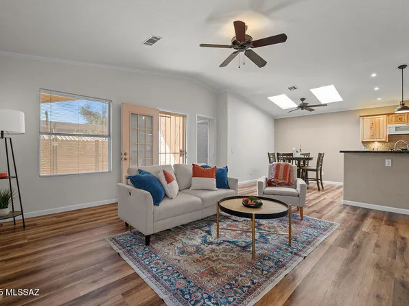 543 W Deerview Ct, Green Valley, AZ 85614