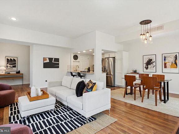 3rd image of 1119 Pine St APT 203