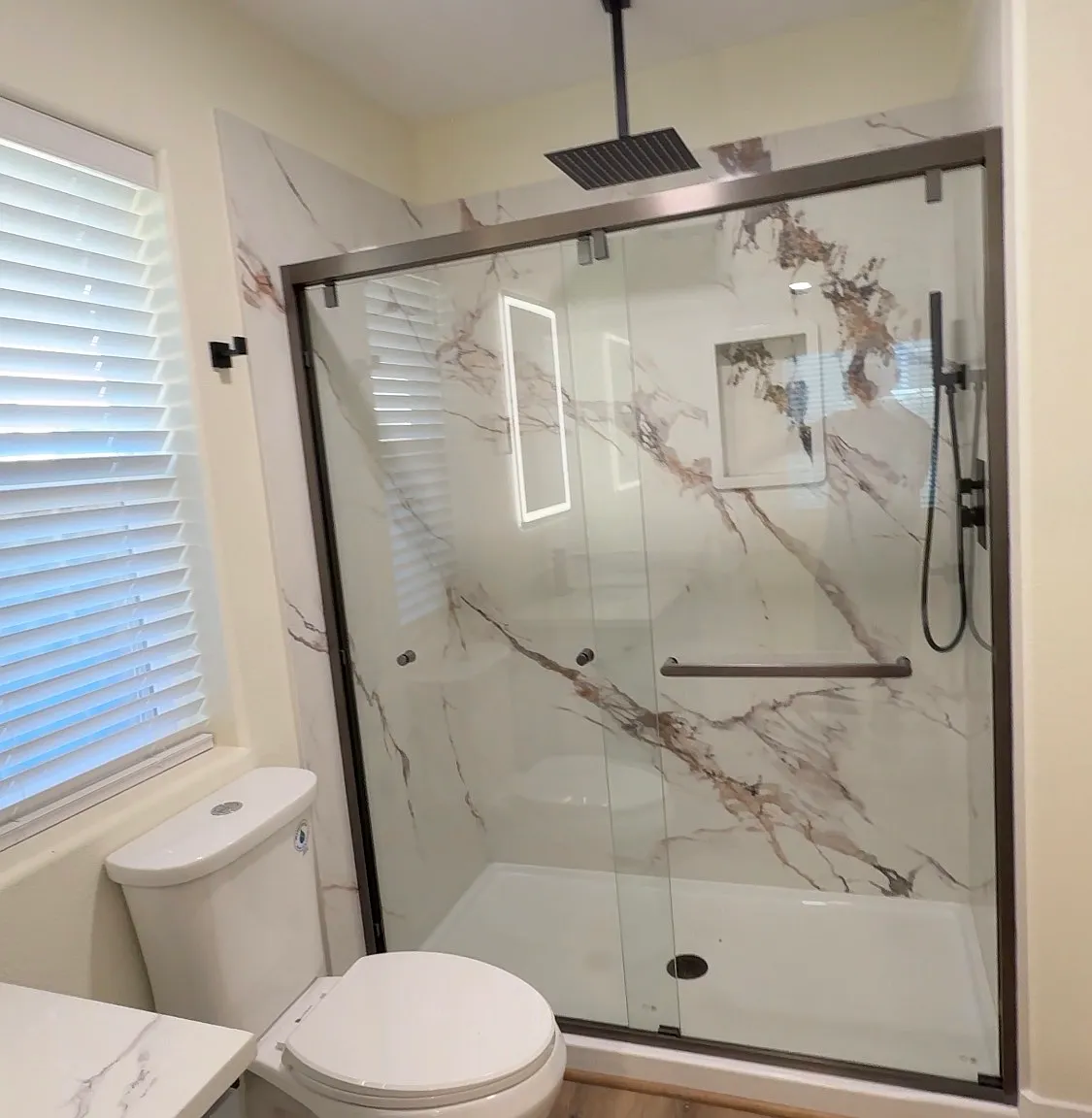 3 bed, 1089 sqft, $2,425 — Photo 3