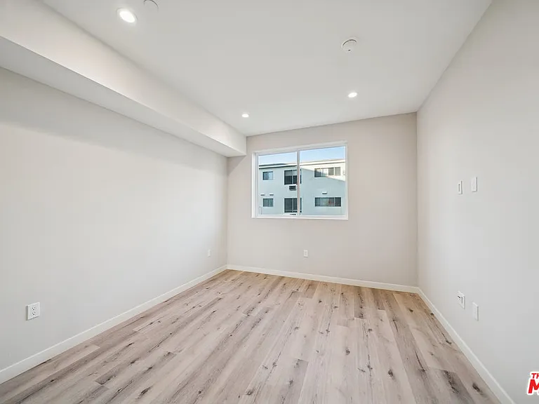 1051 S Corning St #501 — Photo 35