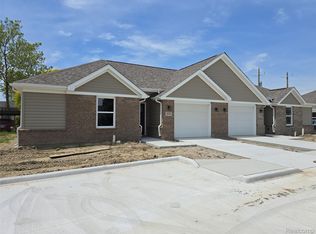 18762 E Forteen Mile Rd #4, Roseville, MI 48066