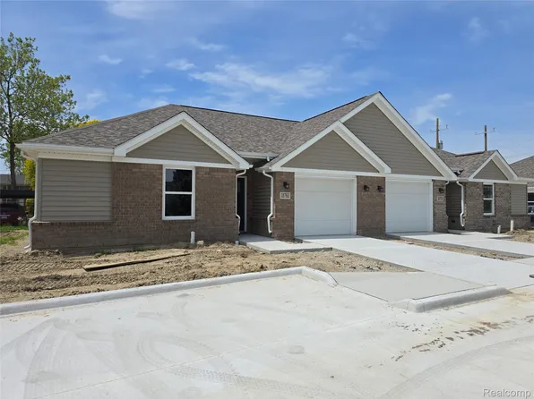 18762 E Forteen Mile Rd #4, Roseville, MI 48066