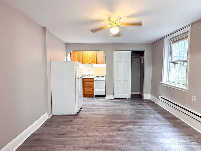 1131 Spruce St — Photo 1