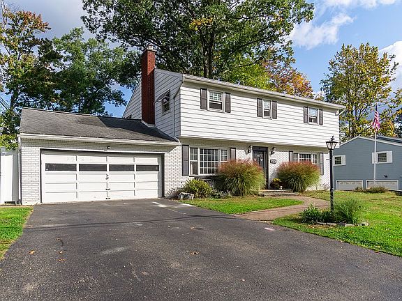 4th image of 2445 Rhonda Dr