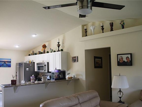 3rd image of 2503 52nd St SW