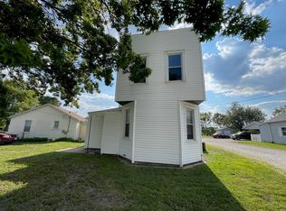 913 Columbia Rd, Dupo, IL 62239