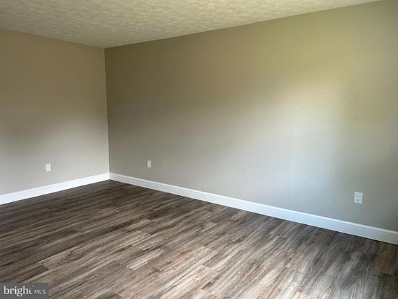 3rd image of 103 Tern Ave
