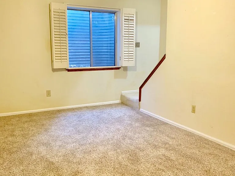 543 W Sycamore Cir — Photo 25