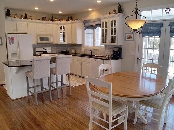 4th image of 5 Norwood Ln