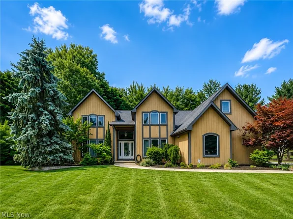 125 Orange Tree Dr, Orange, OH 44022