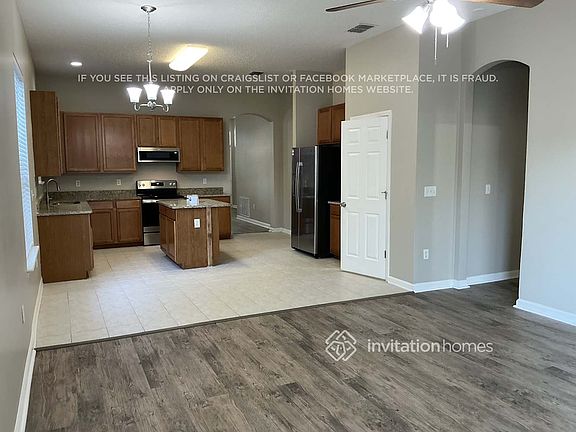 4th image of 3813 Westridge Dr