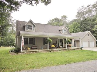 22 Airport Rd, Grove City, PA 16127