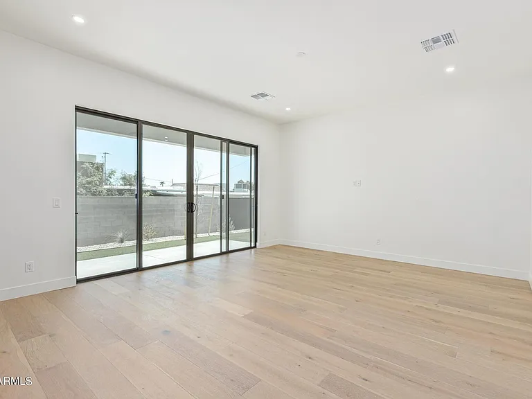 1625 E Lamar Rd #1 — Photo 19