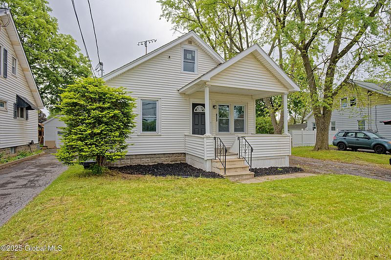2nd image of 823 curry Road