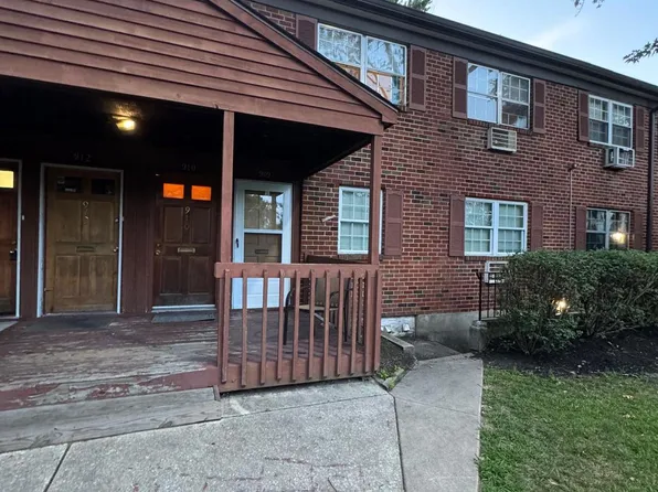 909 Garnet Dr, Burlington, NJ 08016