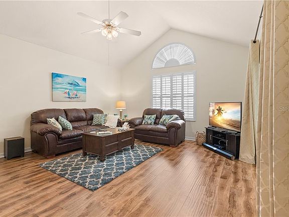 4th image of 903 Golfview Woods Dr #903